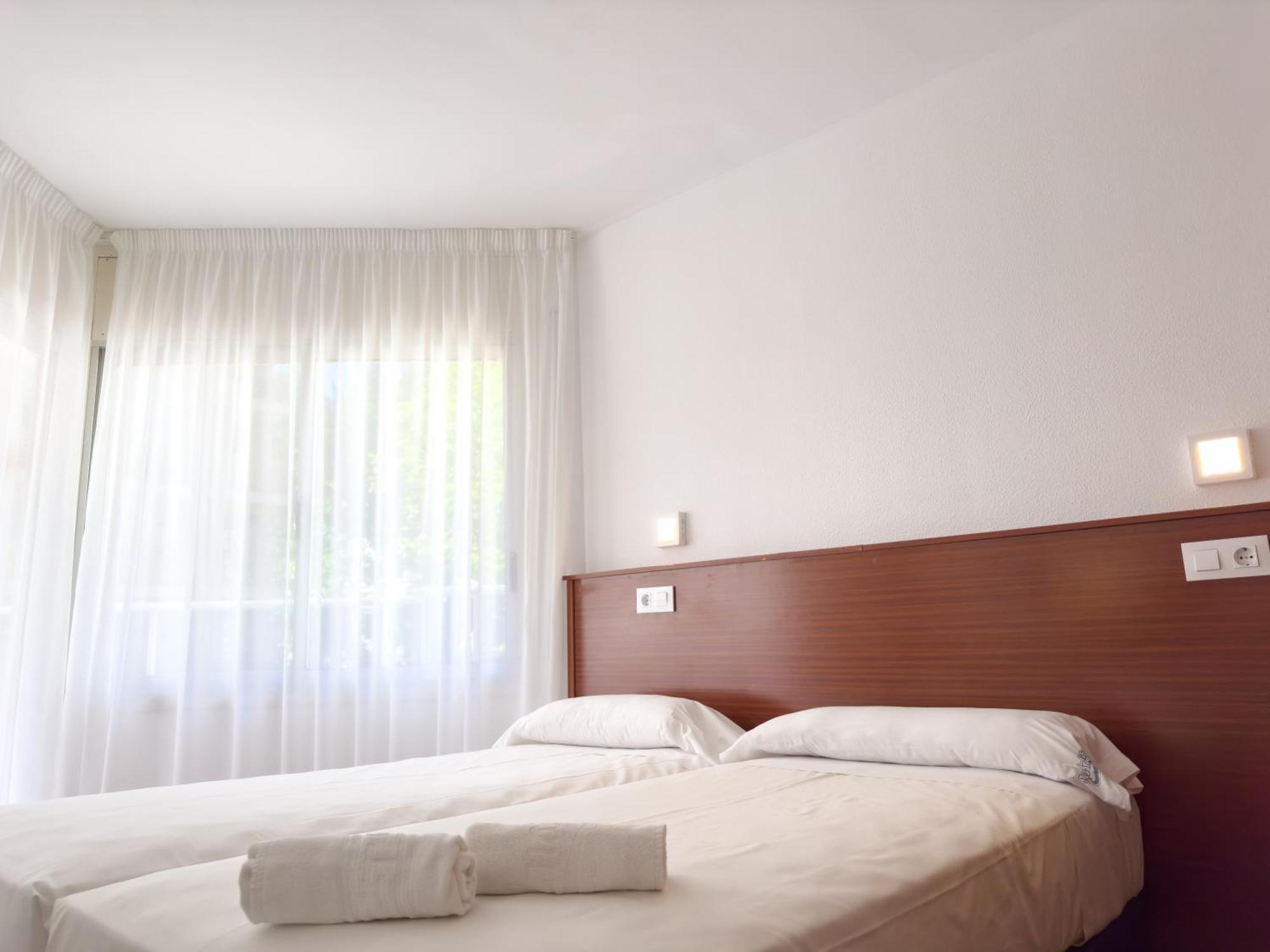 Rentalmar Atlantida Apartamentos Салоу Экстерьер фото