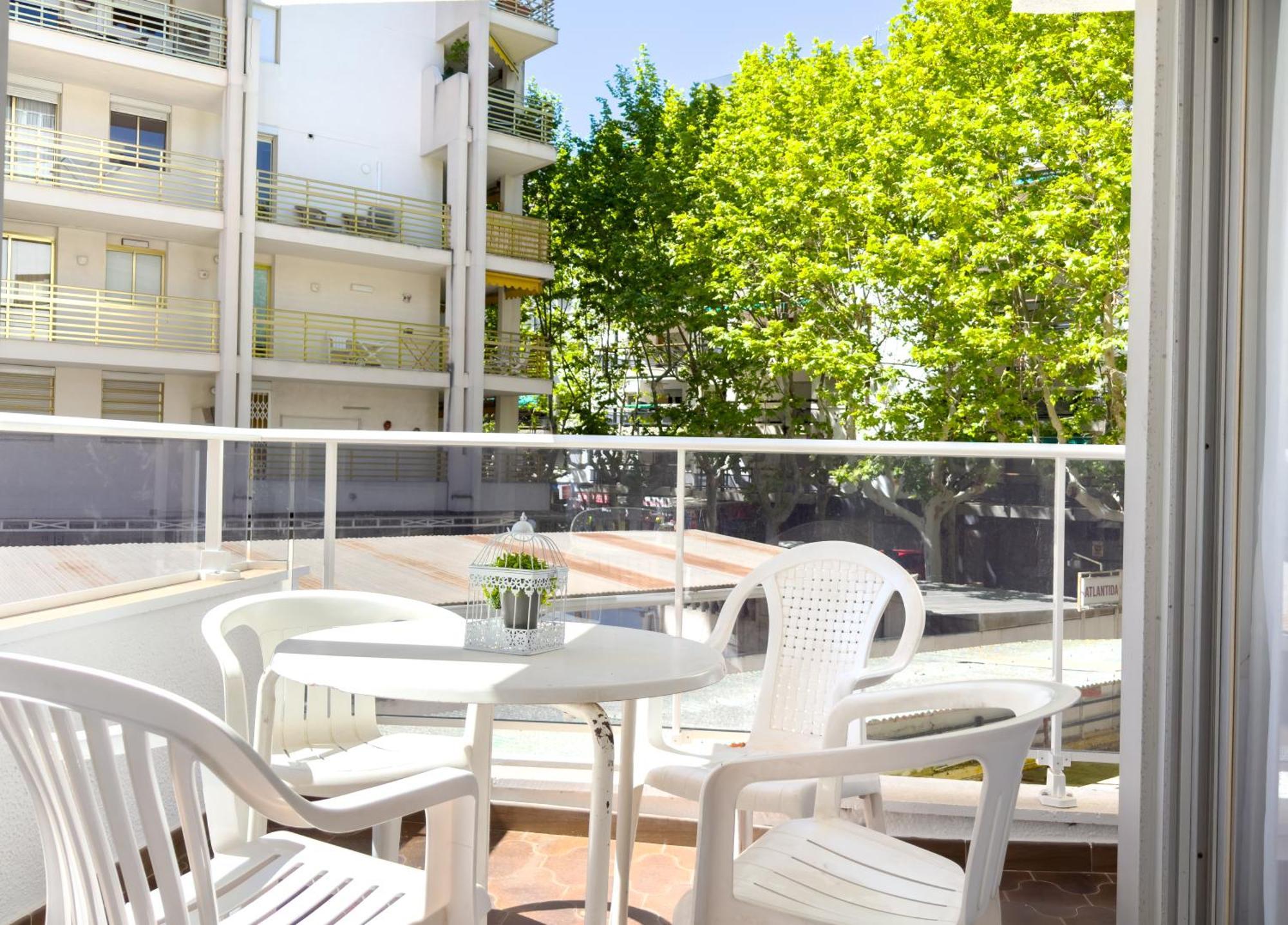 Rentalmar Atlantida Apartamentos Салоу Экстерьер фото