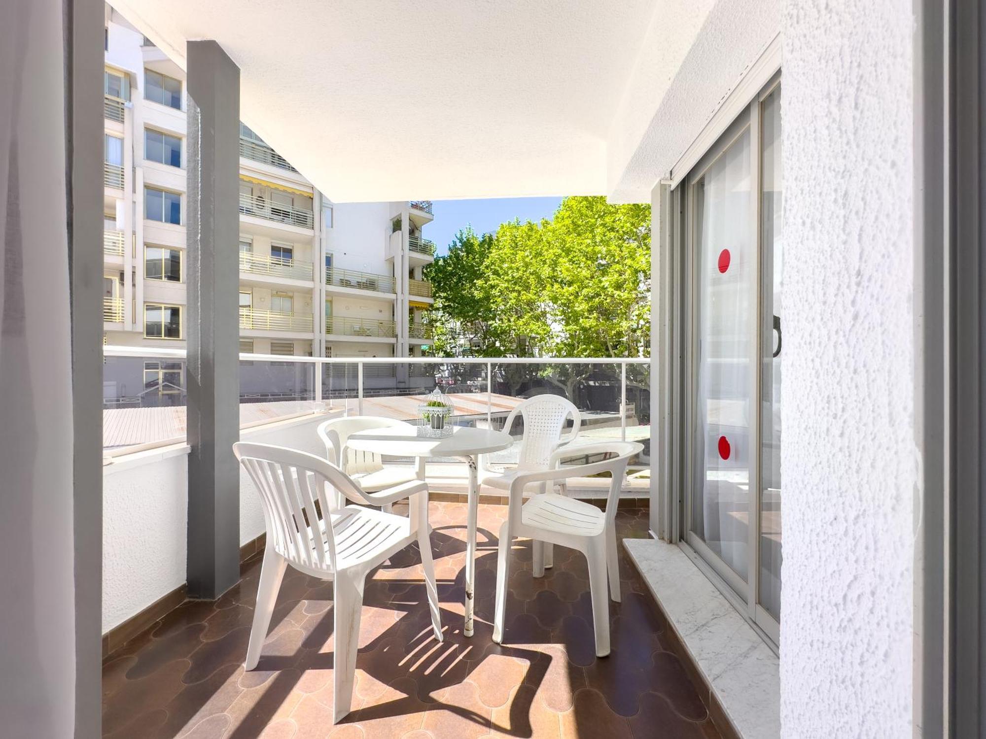 Rentalmar Atlantida Apartamentos Салоу Экстерьер фото